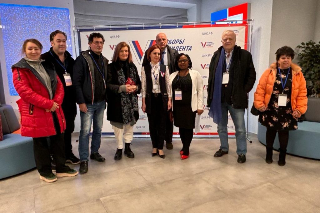 Международные наблюдатели посетили центр общественного наблюдения за выборами и избирательные участки в Ростовской области