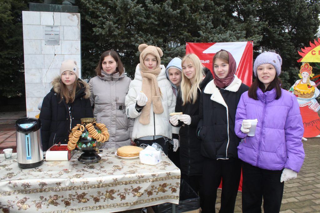 «Ну,блин,масленица»: На центральной площади Заветного состоялось праздничное народное гуляние