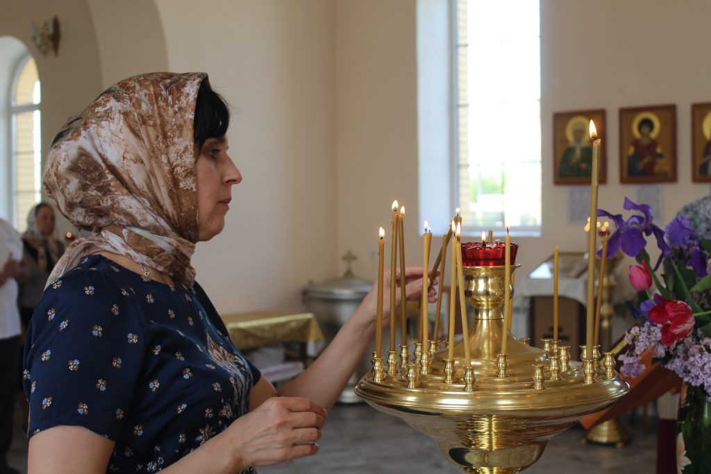 Вербное воскресенье: Православные верующие нашего района посетили праздничную службу в храме