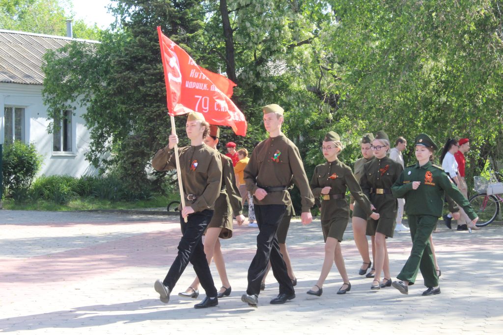 Военные песни и тактика марша: В Заветинской школе 1 прошел конкурс смотра строя и песни