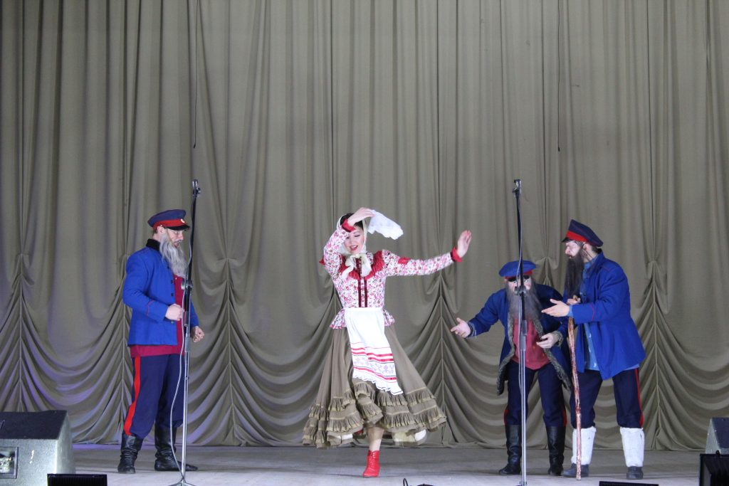 Жители и гости Заветинского района побывали на концерте ансамбля песни и пляски Донских казаков им. Квасова