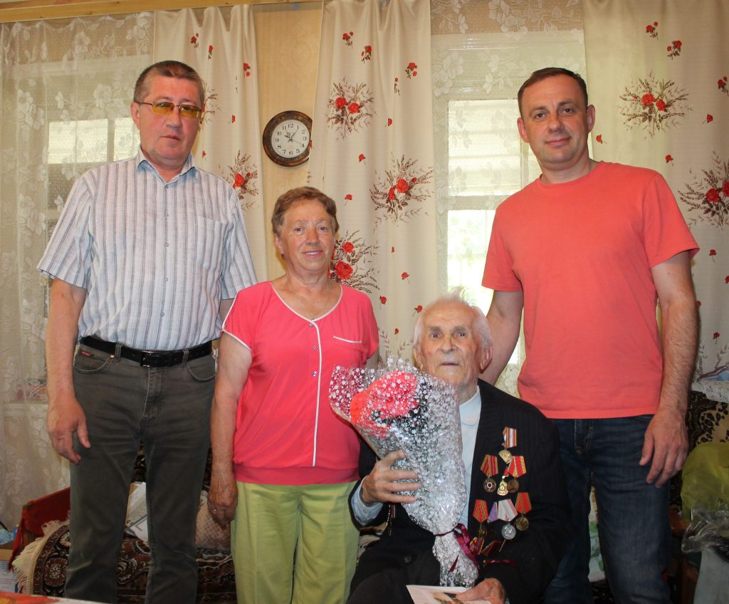 С 95-летием: Большой жизненный юбилей отмечает житель Заветного