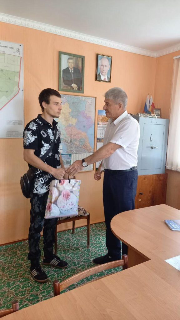 Пожелали призывнику с гордостью и честью нести воинскую обязанность