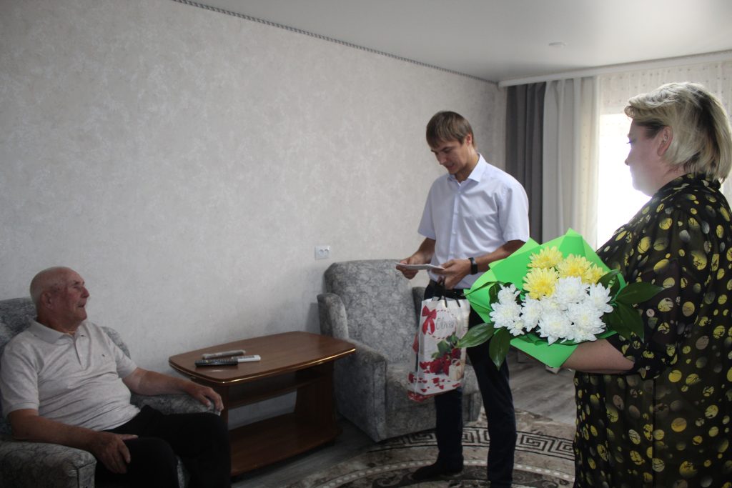 Житель Заветного Иван Павлович Кучеров отмечает  90-летний юбилей