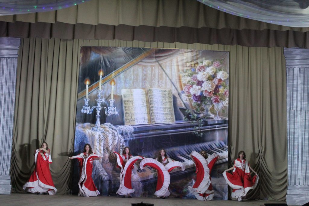 Очарование романса: В Заветинском РДК состоялся VII межрайонный фестиваль вокального творчества