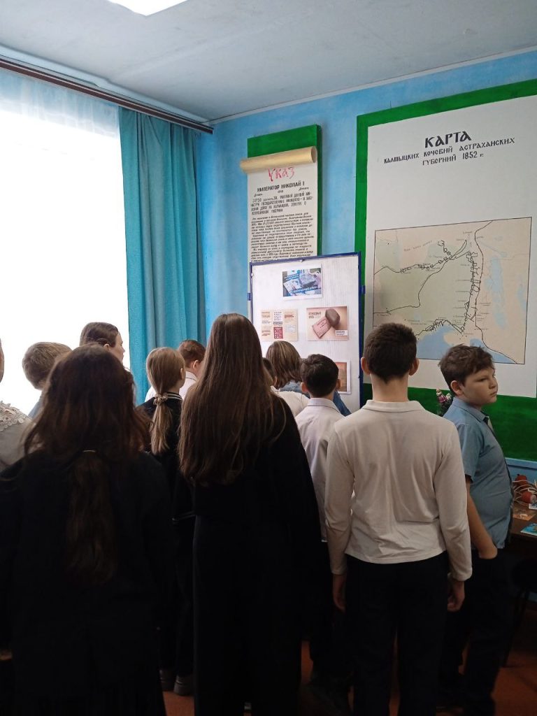 Пятиклассники Заветинской школы 1 побывали на музейном уроке, посвященном Дню снятия блокады Ленинграда