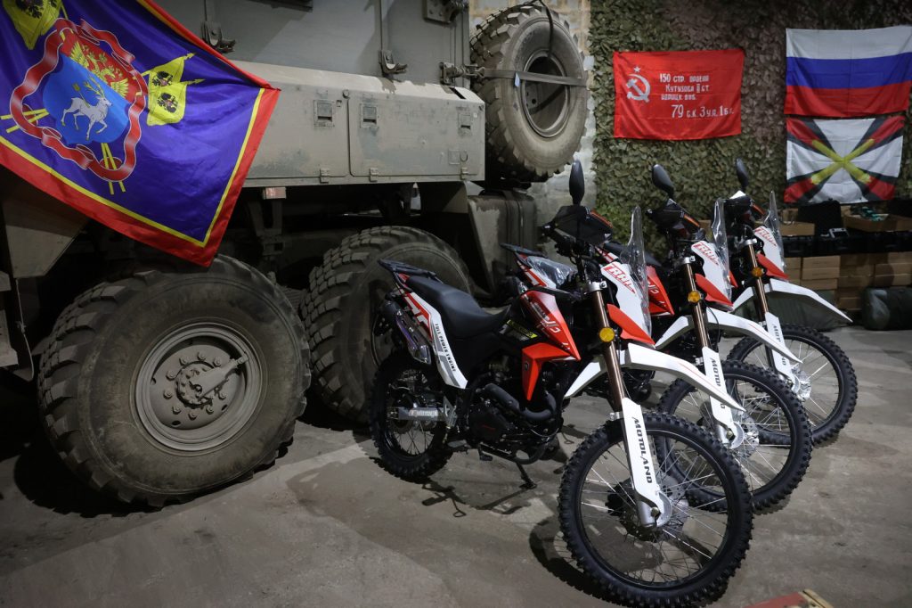 В помощь фронту: Слюсарь передал участникам СВО необходимую технику