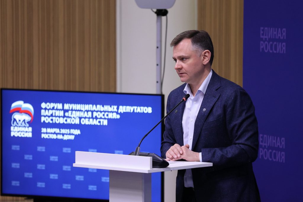 Слюсарь сообщил, что донские единороссы передали в зону СВО более 4 тысяч тонн гуманитарных грузов