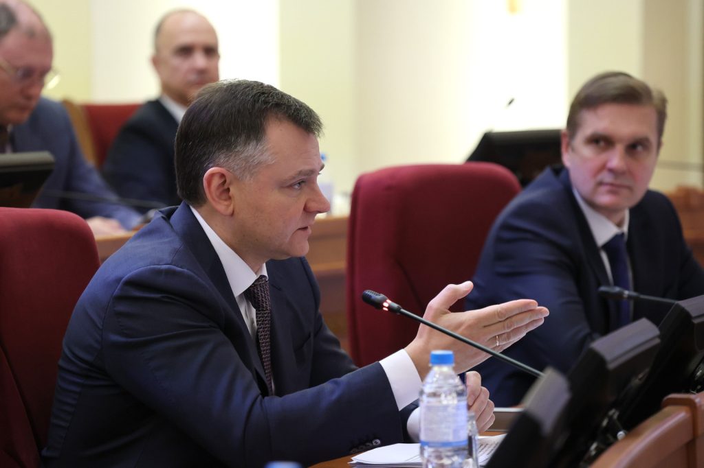 Слюсарь поручил проверить места массового скопления людей в Ростовской области после пожара в Ростове-на-Дону