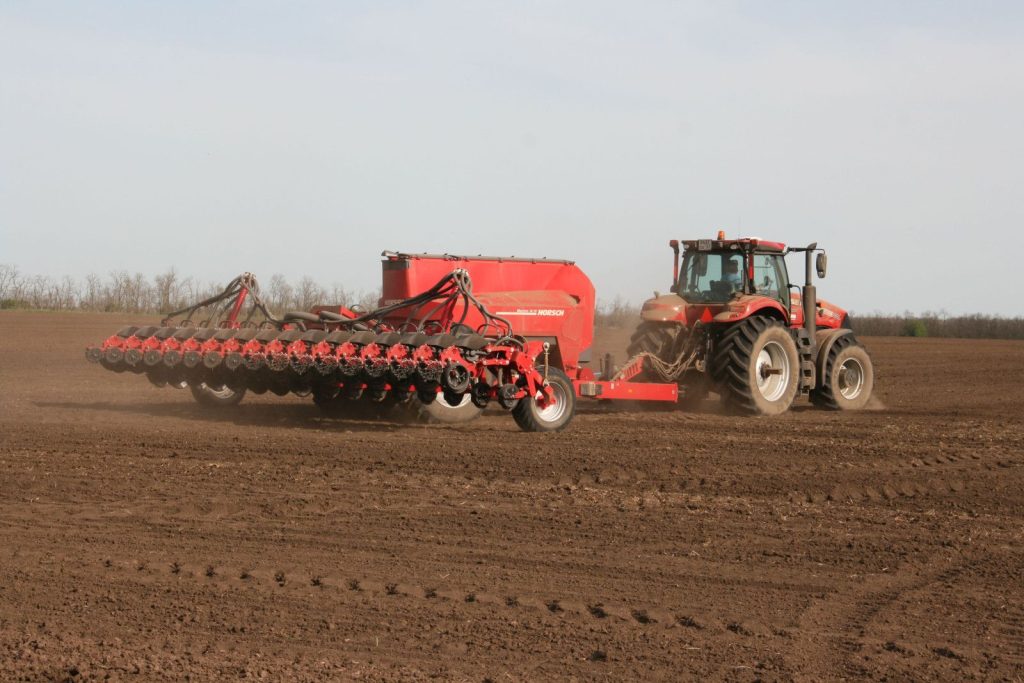 Слюсарь заявил, что аграрии Ростовской области получат поддержку на закупку удобрений