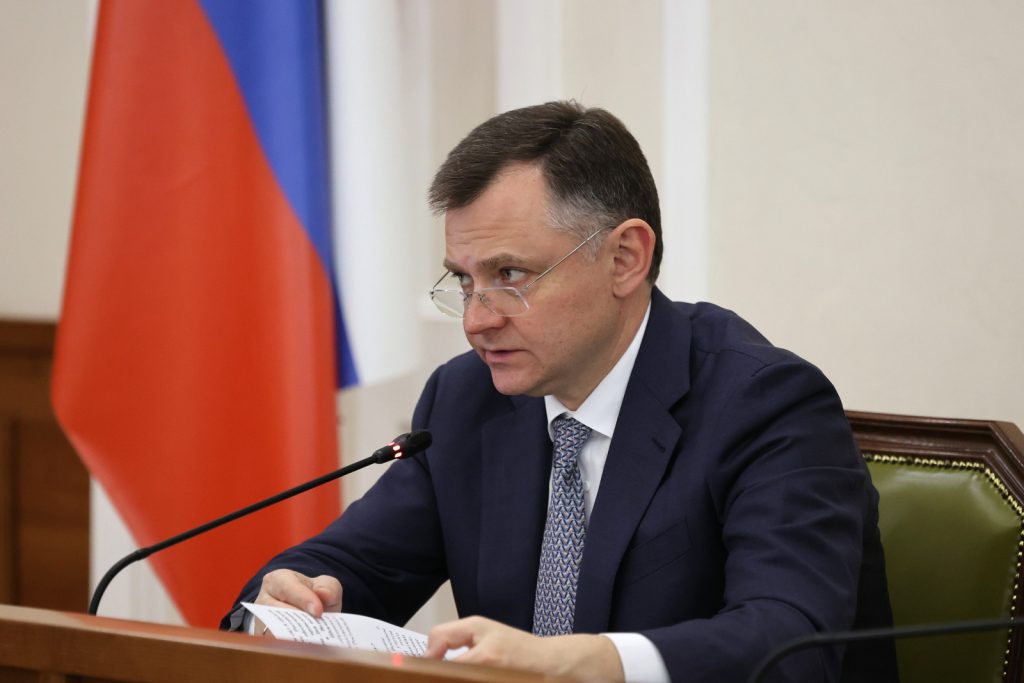 Слюсарь поручил усилить меры безопасности в Ростовской области в дни майских праздников