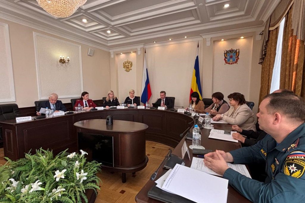 Власти Дона закупят 20 000 путевок для детей-льготников в летние лагеря