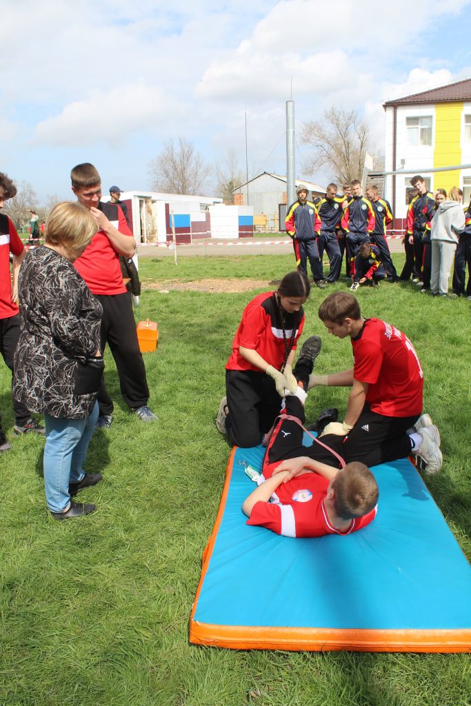 «Зарница 2.0»: В Заветинской СОШ 2 состоялся муниципальный этап военно-патриотической игры