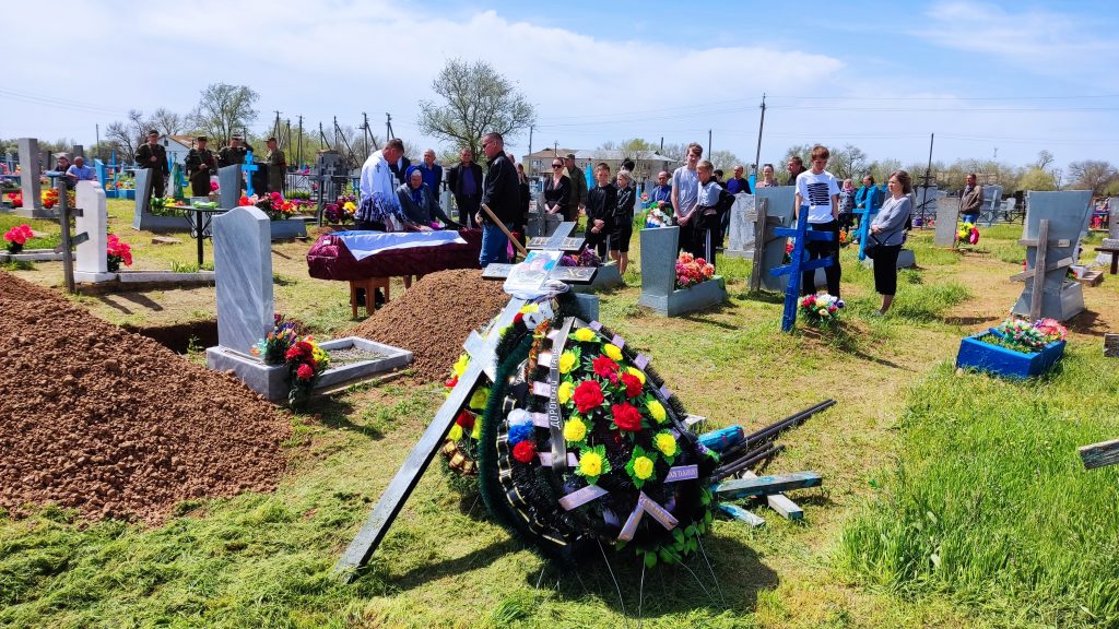 В хуторе Фомине простились с погибшим в ходе проведения СВО Буряковым Александром Анатольевичем