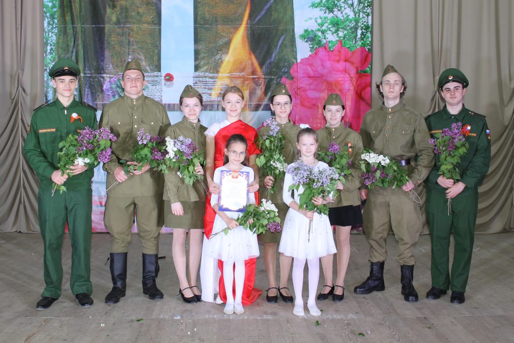 «О войне не мало песен сложено»: В Заветинском РДК прошел районный фестиваль, посвященный 80-летию Великой Победы