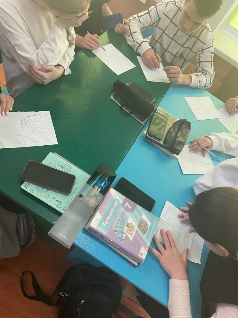 С родителями детей из Фоминской школы обсудили тему цифровой и финансовой безопасности