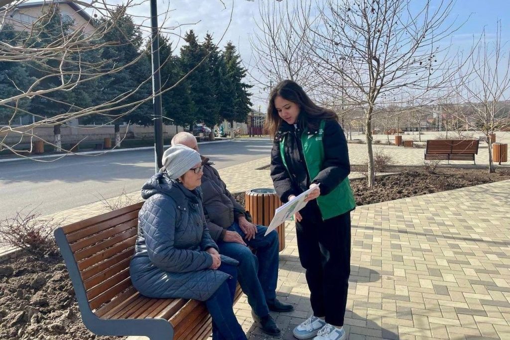 Три тысячи волонтеров вышли на улицы городов и поселков Дона, чтобы помочь жителям выбрать объекты благоустройства