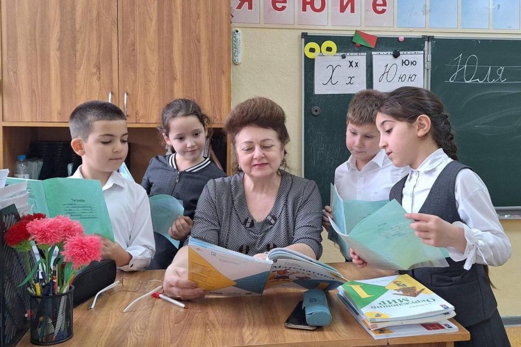 Плюс миллион рублей: Слюсарь сообщил о новой мере поддержке учителей в Ростовской области