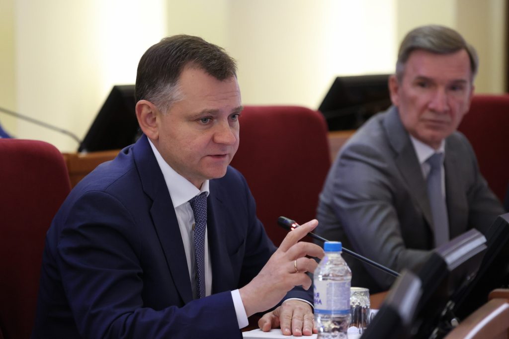 Слюсарь поручил сохранять озеленение при благоустройстве общественных территорий на Дону