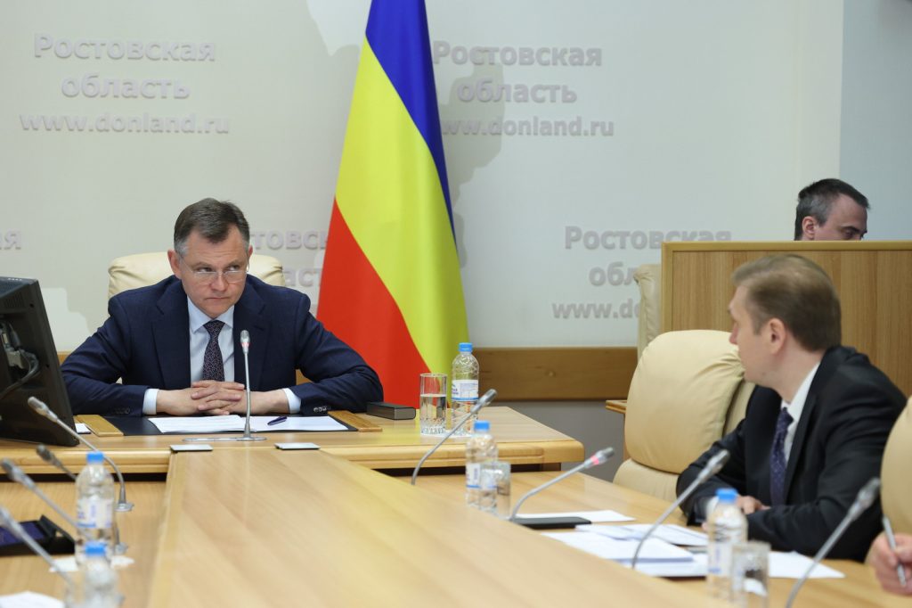 Слюсарь поставил задачу ускорить работы на Аллее Славы в Морозовском районе