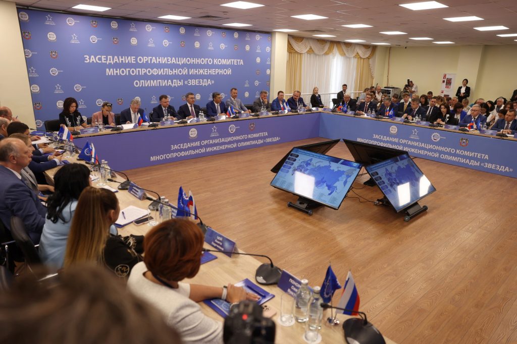 Юрий Слюсарь: в Ростовской области втрое выросло количество инженерных классов в школах