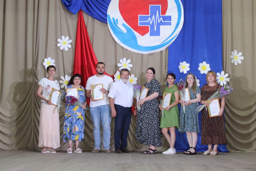 В Заветинском РДК состоялась праздничная программа, посвященная Дню медицинского работника