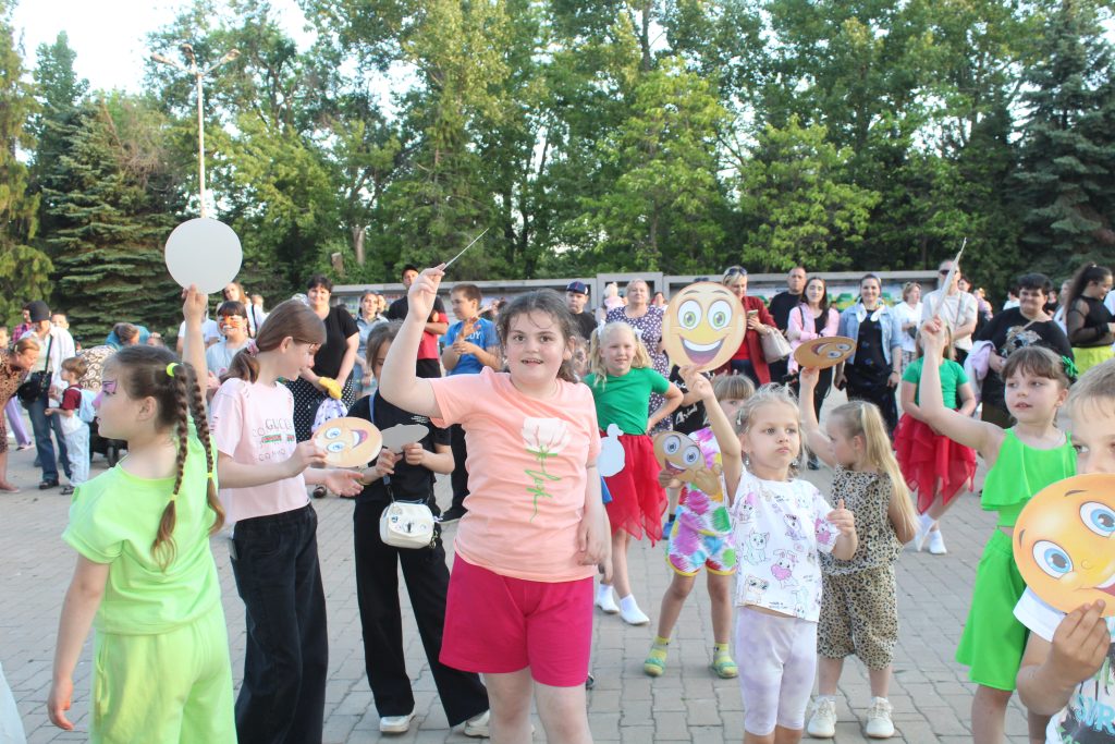 На центральной площади Заветного состоялся праздник, посвященный международному Дню защиты детей