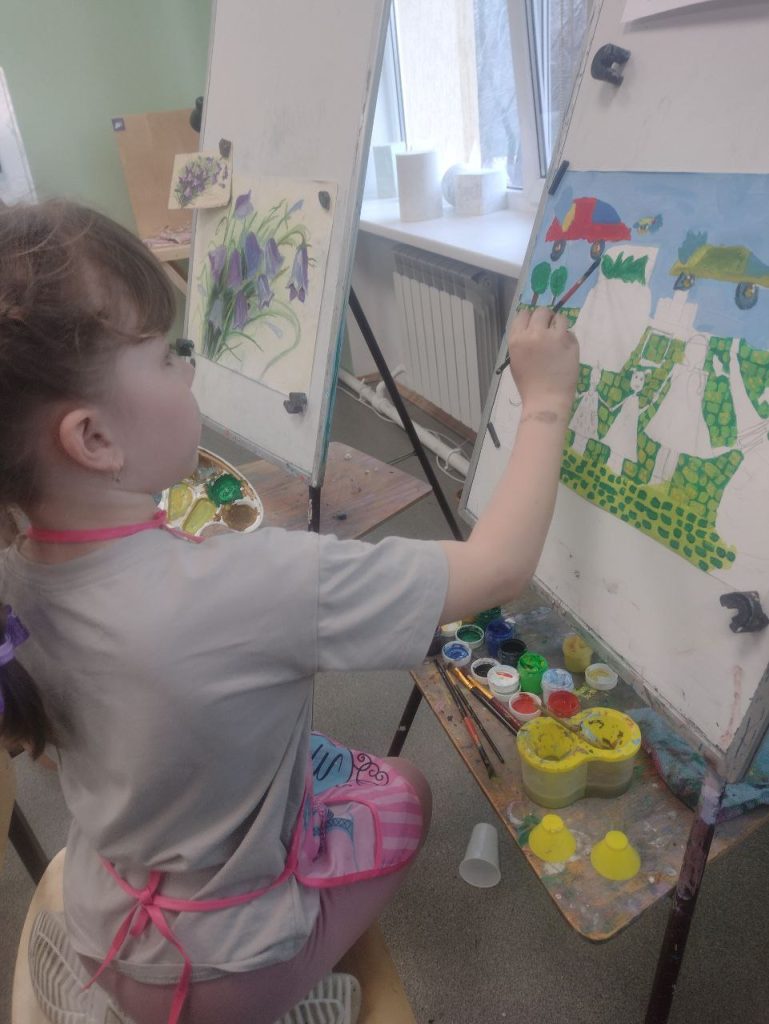 Юные художники из Заветинской ДШИ стали финалистами конкурса «Мир будущего глазами ребенка»