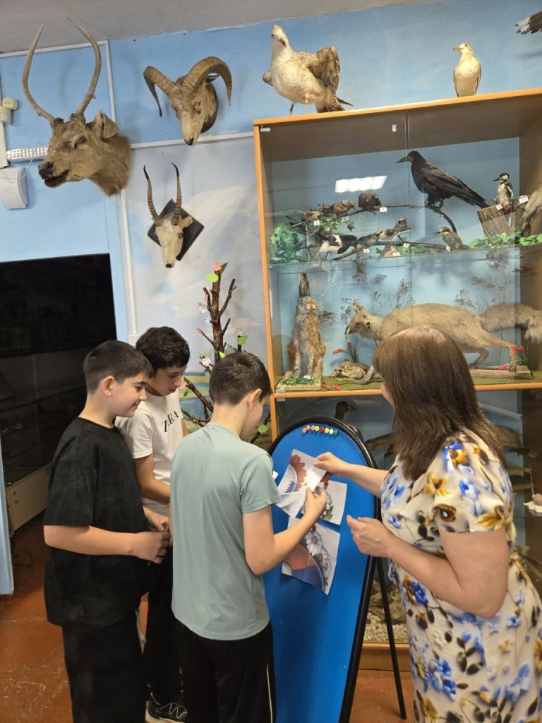 Учащиеся пришкольного лагеря «Радуга» Никольской школы посетили музей истории района