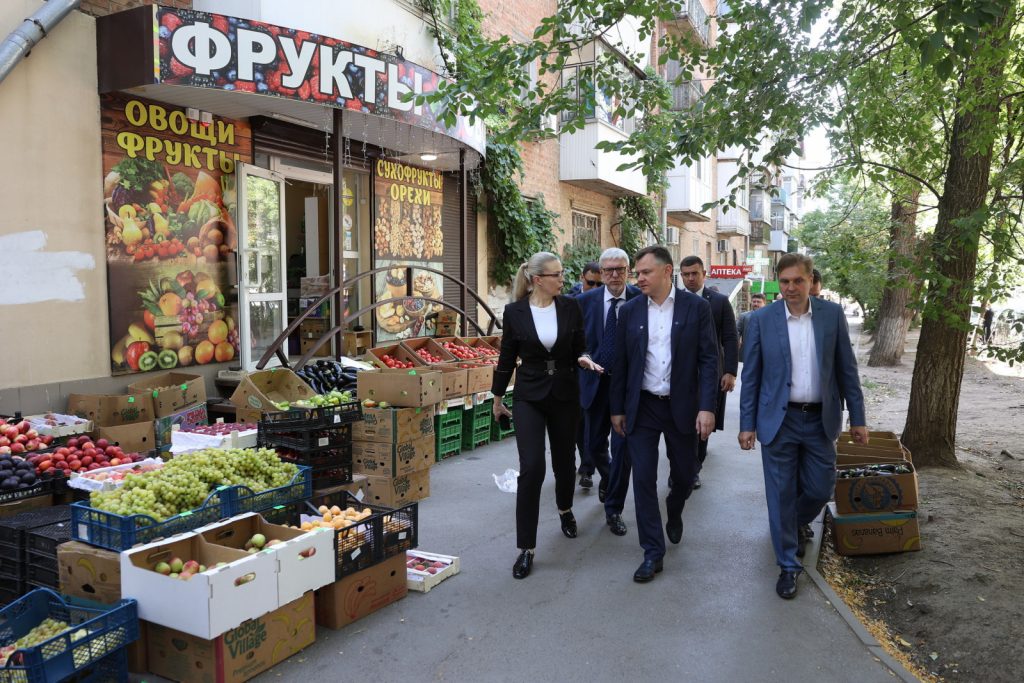 Юрий Слюсарь: нестационарная торговля на Дону должна «выйти из тени»