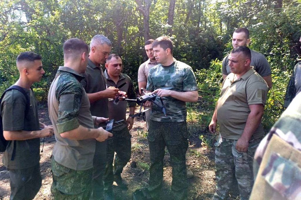 Новая партия гуманитарной и военно-технической помощи от Ростовской области передана артиллеристам в зону СВО