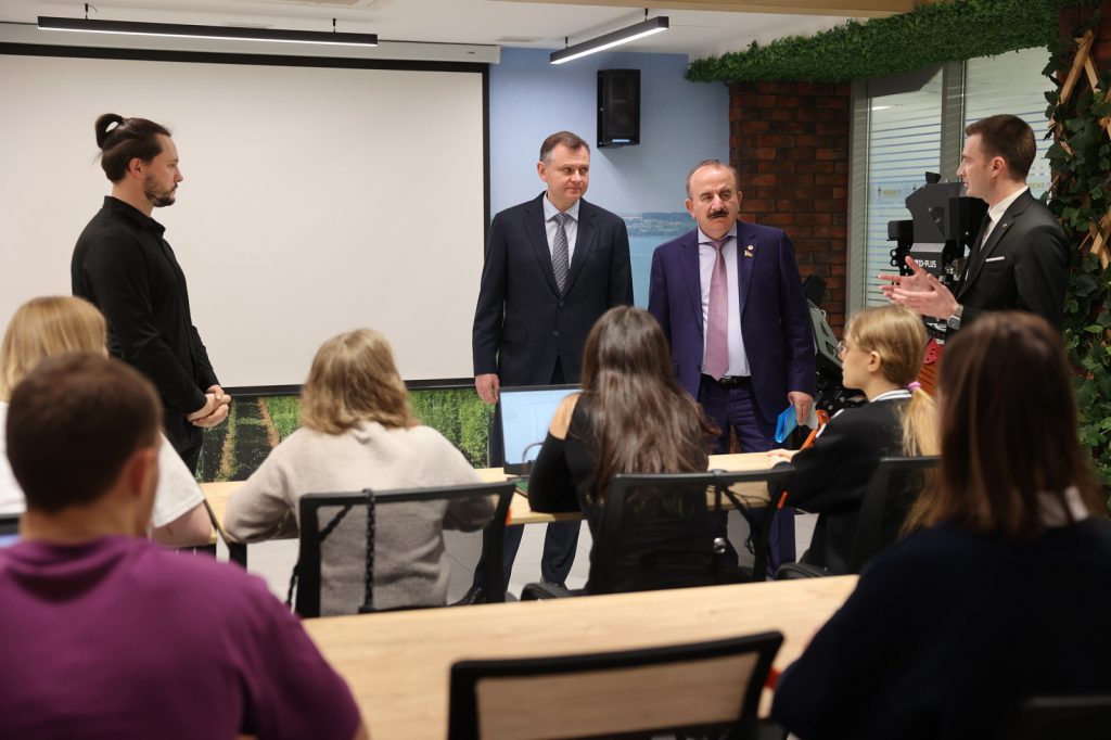 На Дону увеличили финансирование на образовательные программы для молодежи