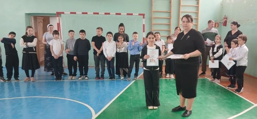 Итоги III четверти: учеников Никольской школы отметили дипломами и грамотами