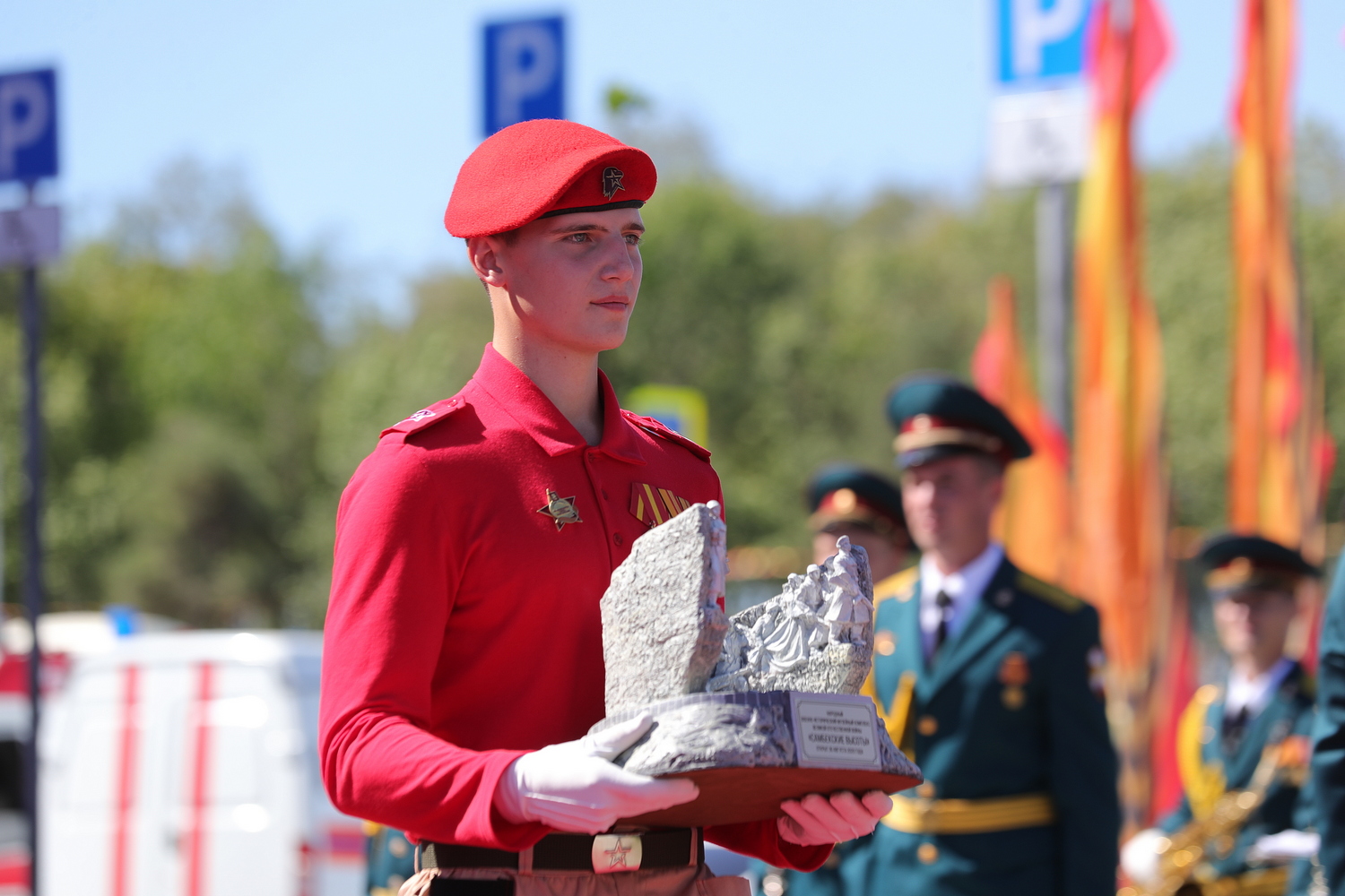 принять участие в церемонии. поднятие флагов на празднике. открытие музея самбекские высоты 30 августа. принять участие в церемонии. юнармия ростовская область.