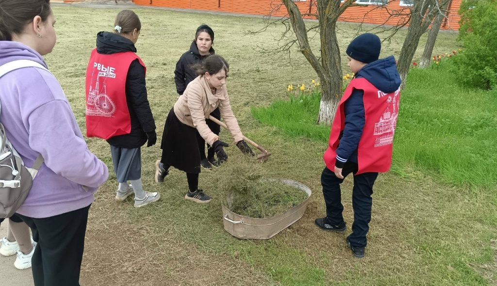 «Орлята России» и «Первые» объединились, чтобы навести порядок в школьном дворе